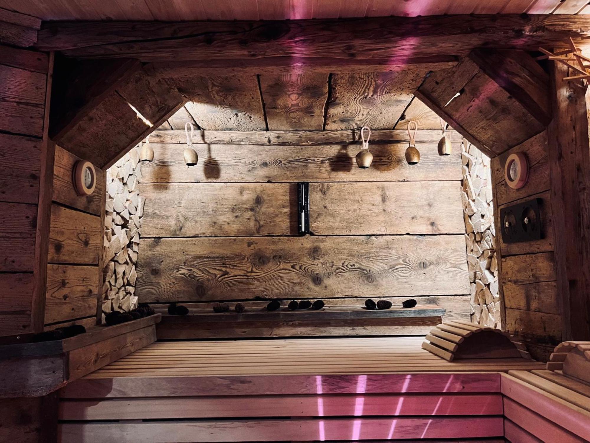 Hoehengasthaus Kolmenhof An Der Donauquelle ฟวร์ตวานเงน ภายนอก รูปภาพ