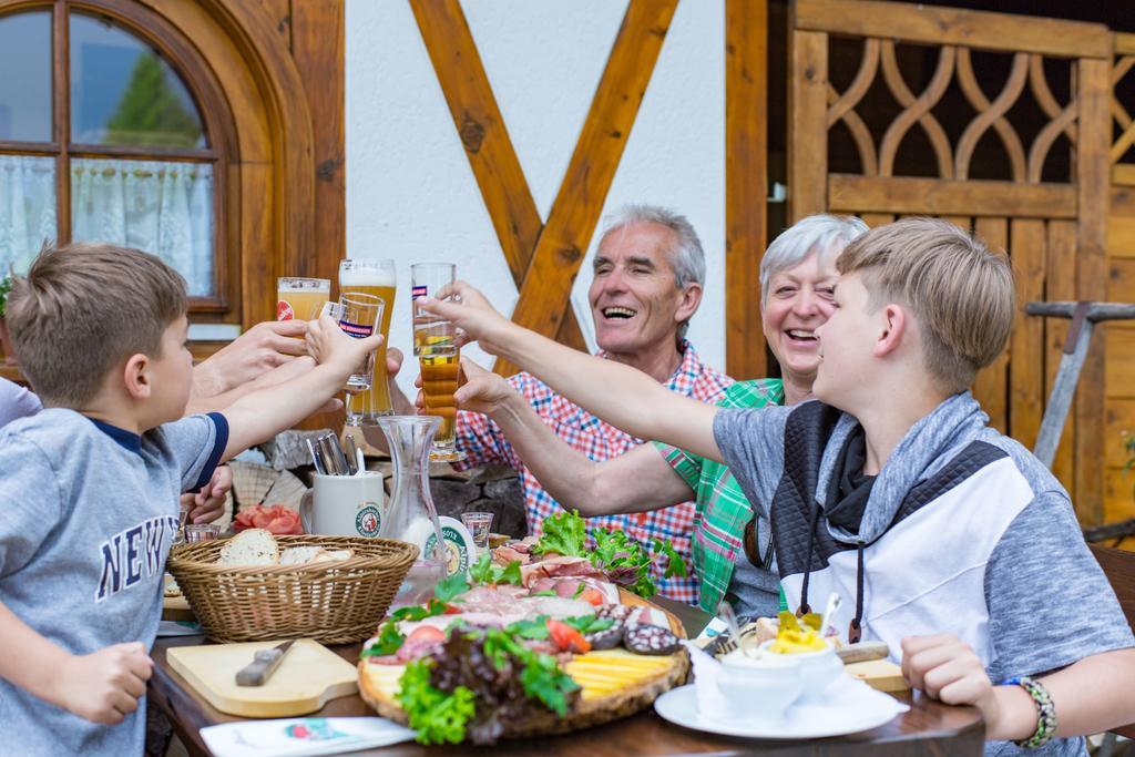 Hoehengasthaus Kolmenhof An Der Donauquelle ฟวร์ตวานเงน ภายนอก รูปภาพ