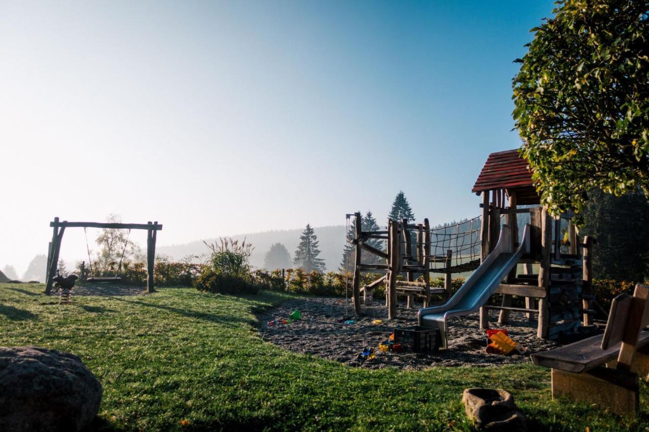 Hoehengasthaus Kolmenhof An Der Donauquelle ฟวร์ตวานเงน ภายนอก รูปภาพ