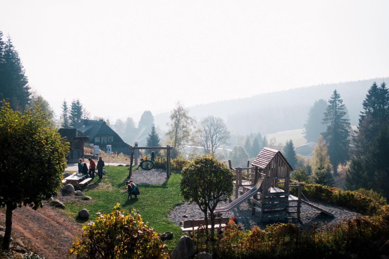 Hoehengasthaus Kolmenhof An Der Donauquelle ฟวร์ตวานเงน ภายนอก รูปภาพ